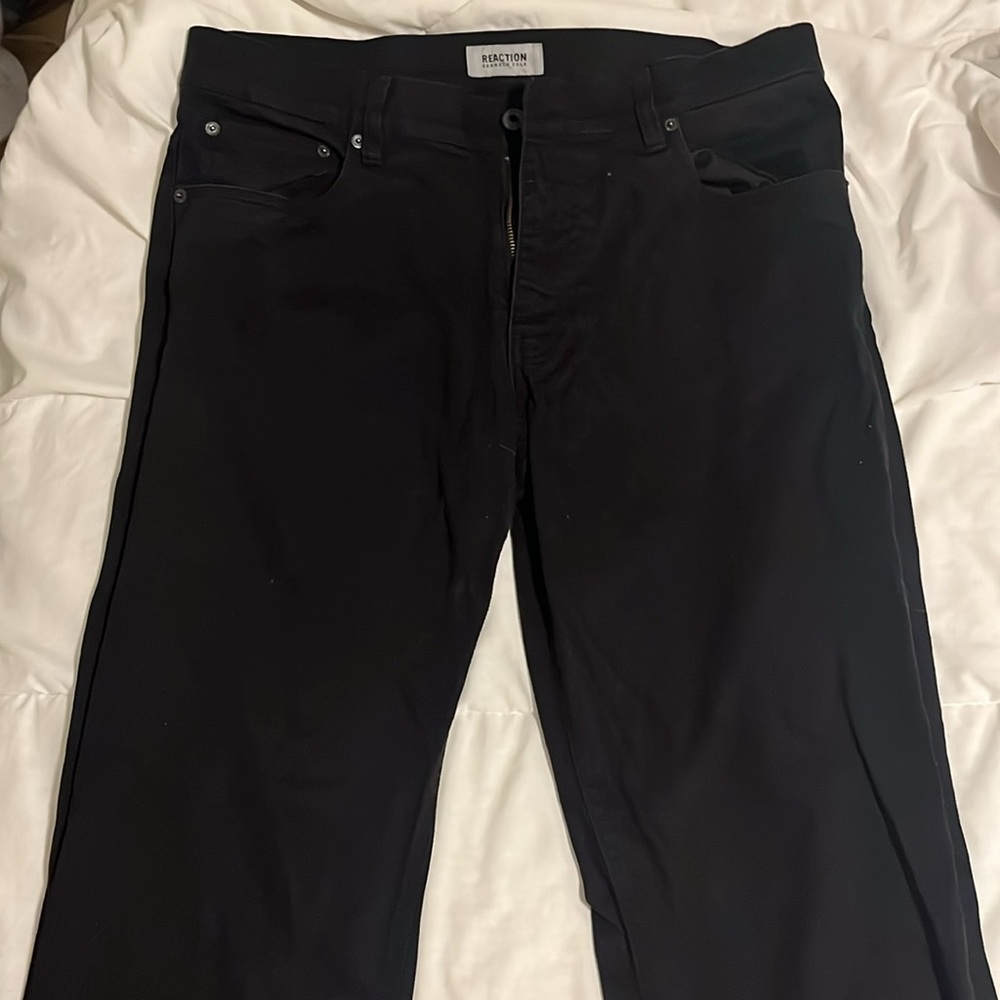 Reaction Kenneth Cole Black Straight Leg Jeans.